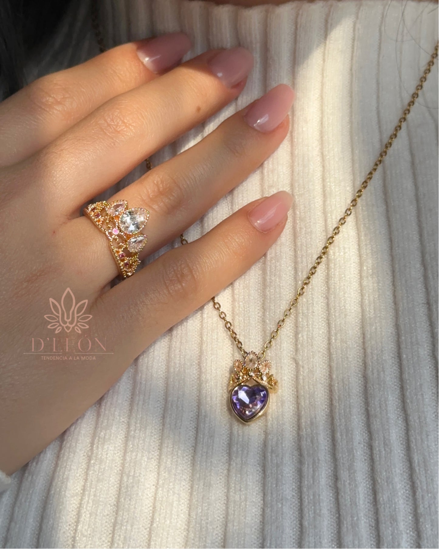 Set collar y anillo Corona Rapunzel