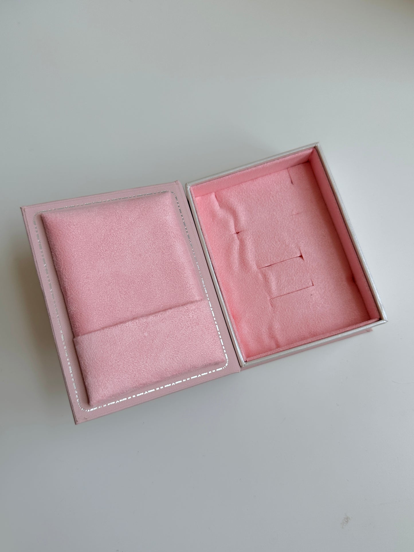 Cajas para anillo/collar “Libro de cuentos”