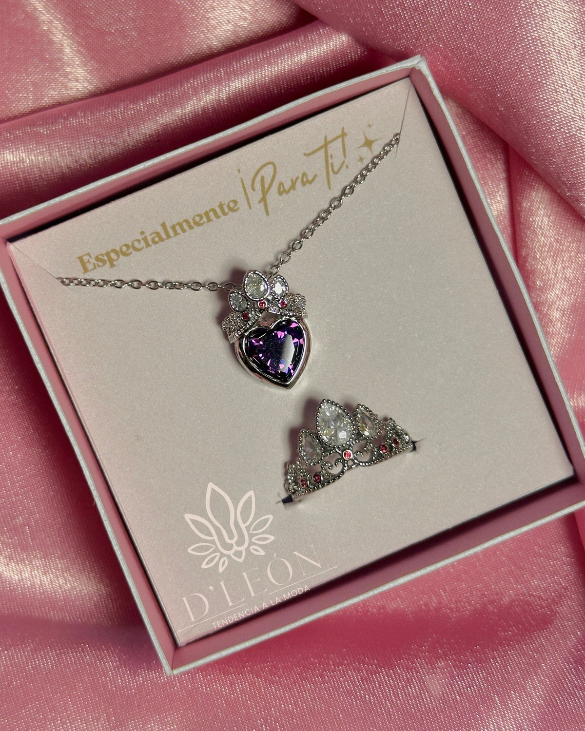 Set collar y anillo Corona Rapunzel