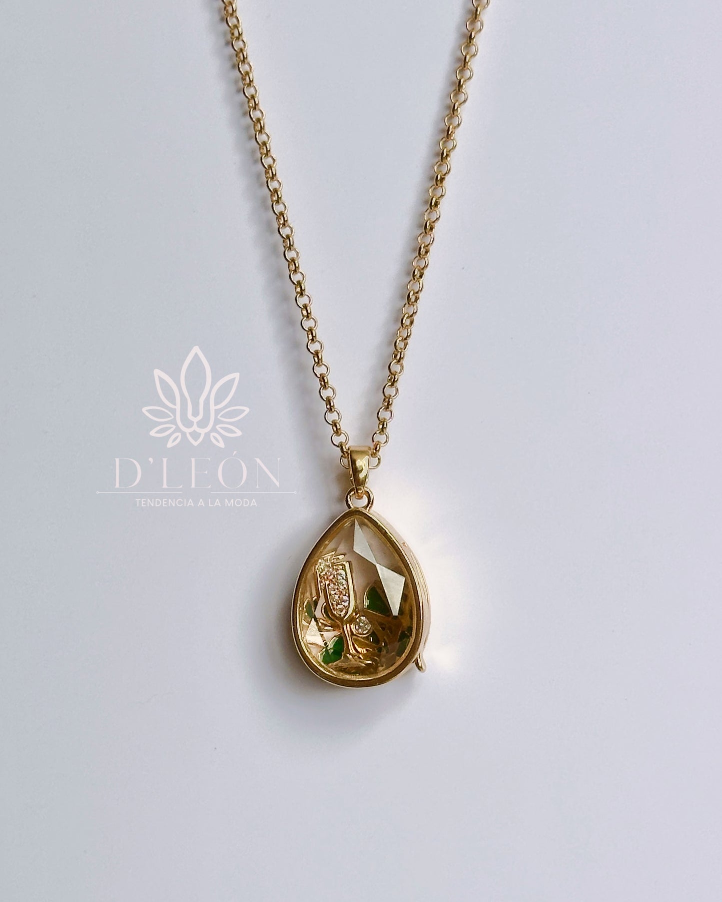 Collar caja de cristal "gota" + 3 charms