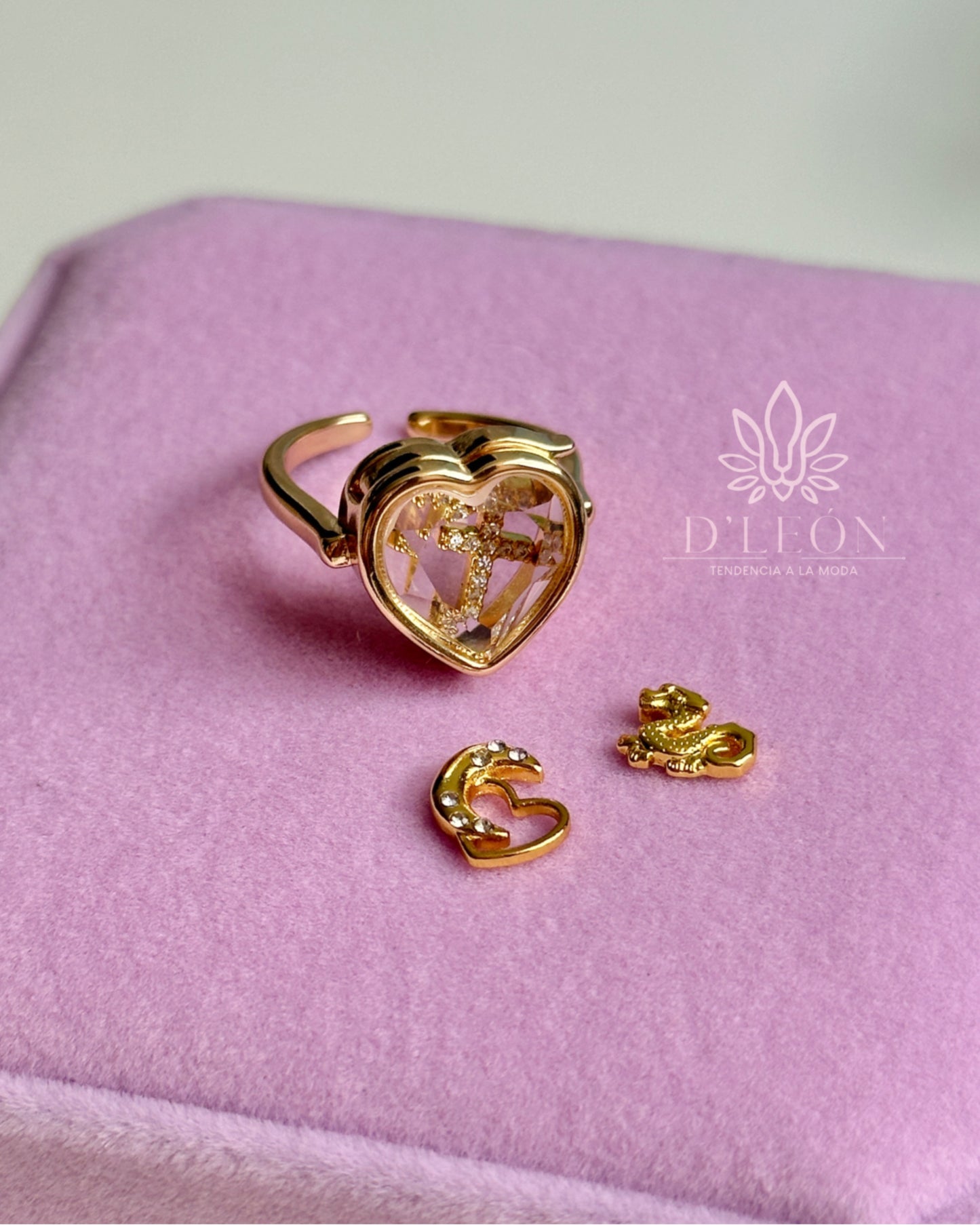 Anillo caja de cristal + 2 charms