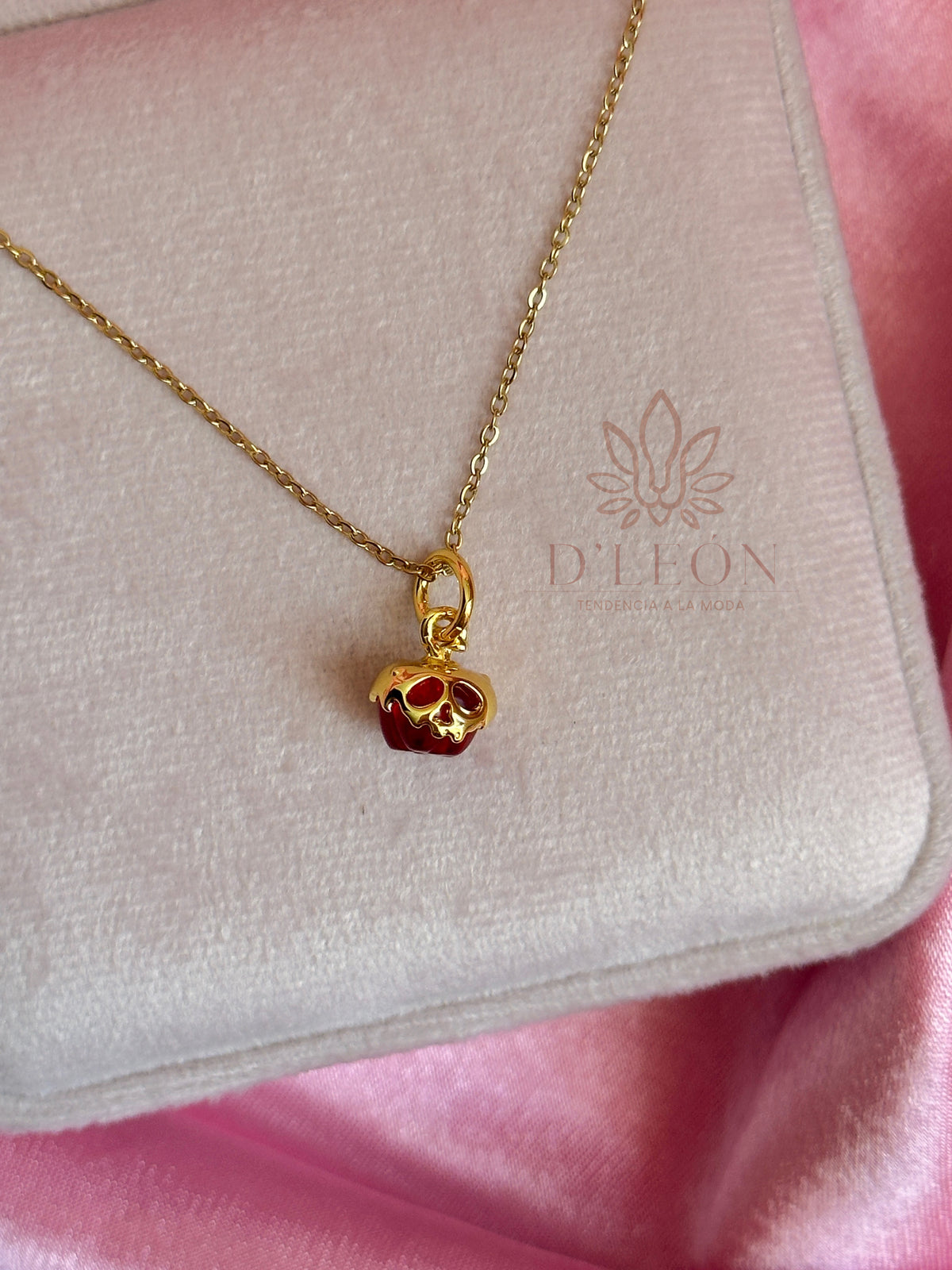 Collar manzana (la reina malvada)