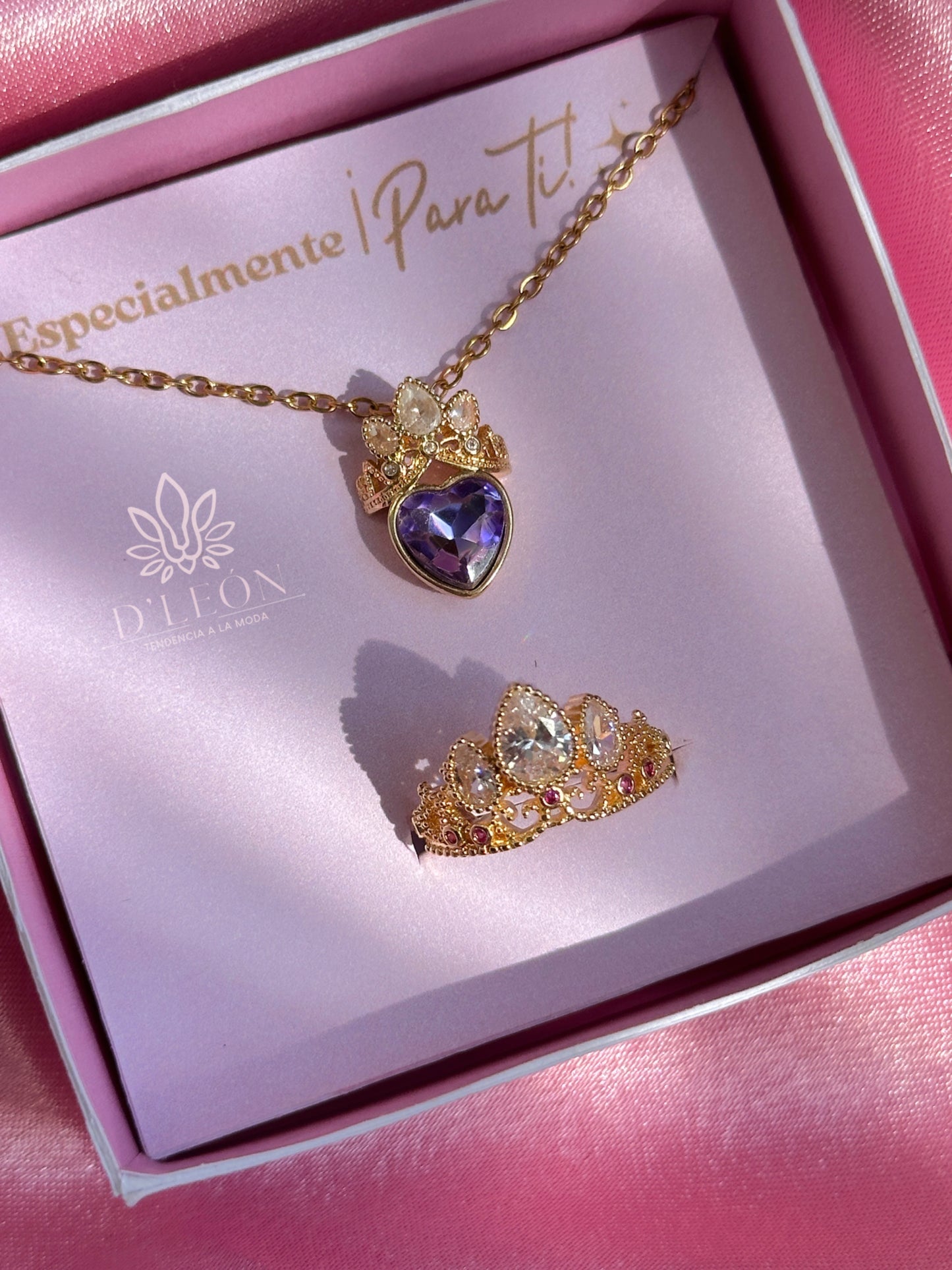 Set collar y anillo Corona Rapunzel