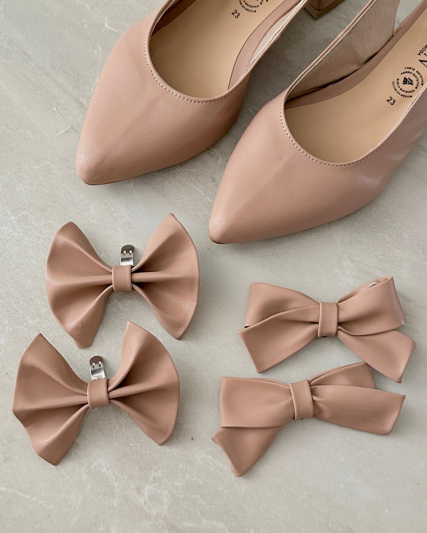 Tacones 2 en 1, (alto 5cm) + par de broches de moño gratis